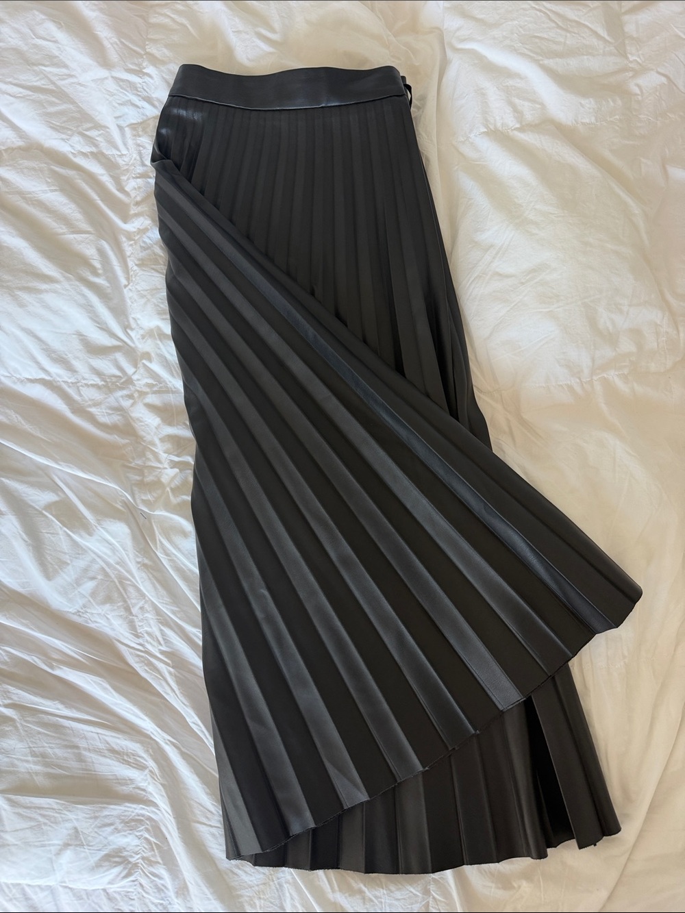 City Chic Black Pleated Midi Skirt